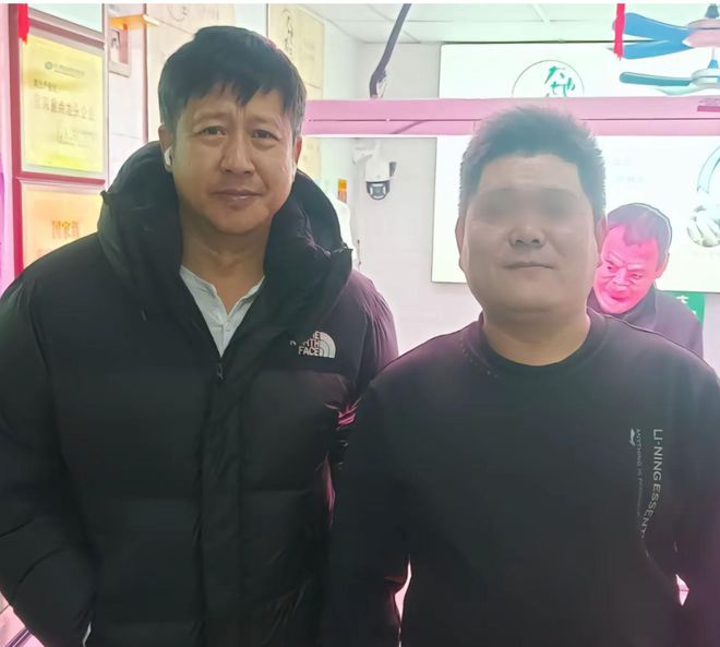 人识定居上海生活低调这辈子不懂炫耀EVO视讯张国强拎无纺布袋买菜无(图2)